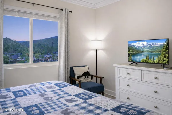 $385,000 | 102 Baskins Creek Bypass, Unit 304, Gatlinburg, TN 37738