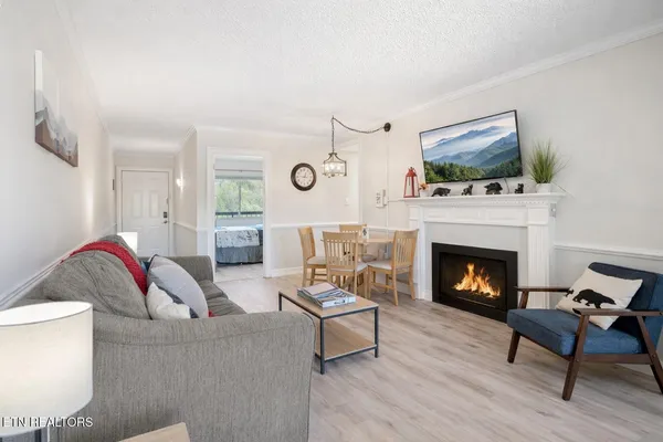 $385,000 | 102 Baskins Creek Bypass, Unit 304, Gatlinburg, TN 37738