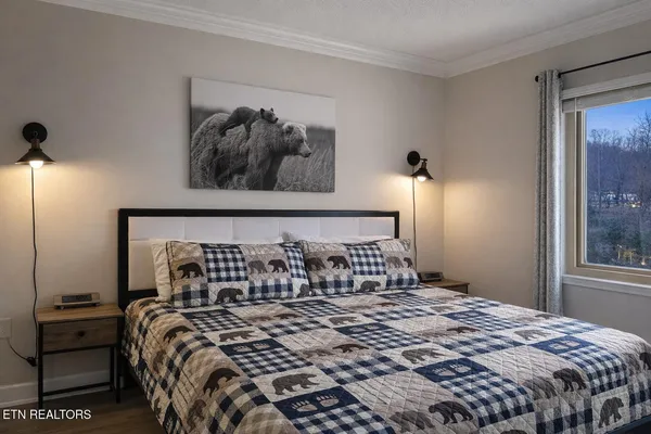 $385,000 | 102 Baskins Creek Bypass, Unit 304, Gatlinburg, TN 37738