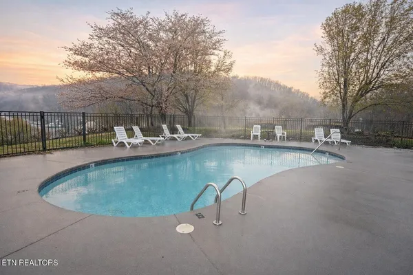 $385,000 | 102 Baskins Creek Bypass, Unit 304, Gatlinburg, TN 37738