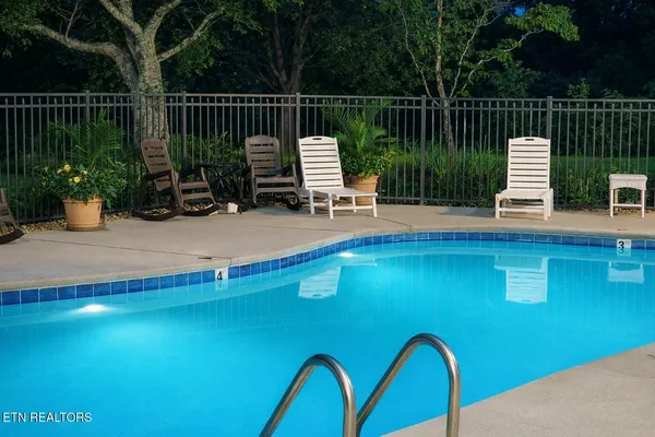 $385,000 | 102 Baskins Creek Bypass, Unit 304, Gatlinburg, TN 37738