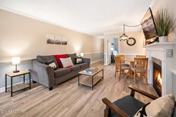 $385,000 | 102 Baskins Creek Bypass, Unit 304, Gatlinburg, TN 37738