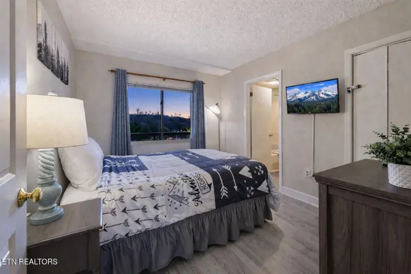 $385,000 | 102 Baskins Creek Bypass, Unit 304, Gatlinburg, TN 37738