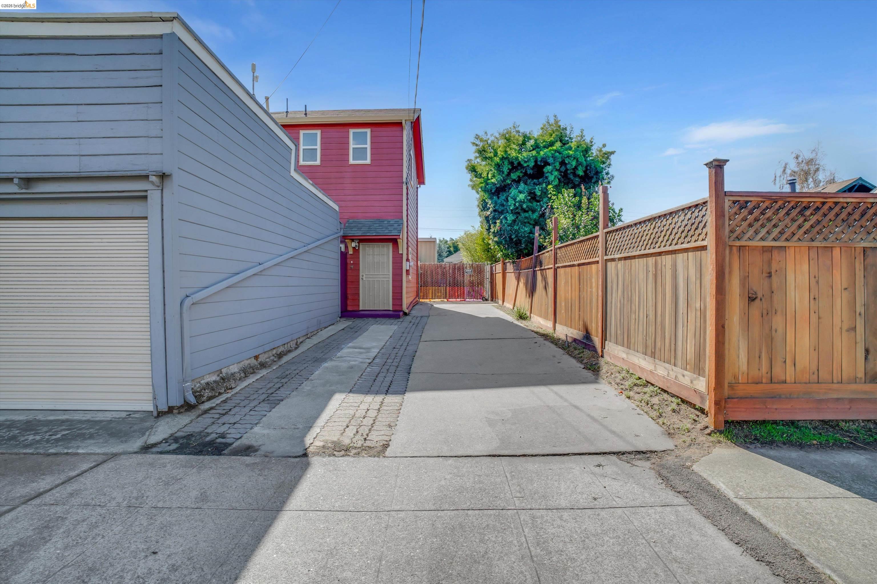 1821 Grand Street Alameda, CA 94501 - Photo 12 of 32