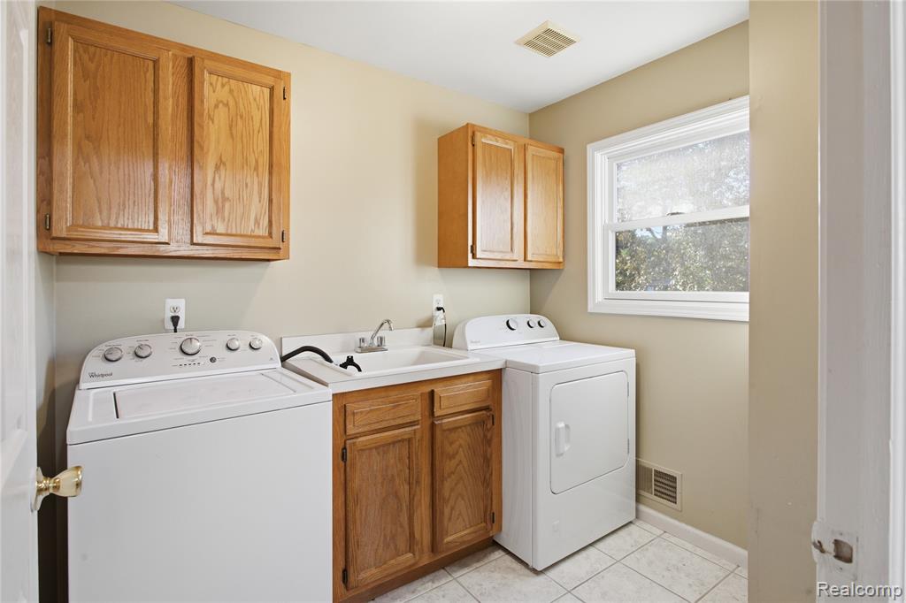 4118 Devon Road Royal Oak, MI 48073 - Photo 10 of 25