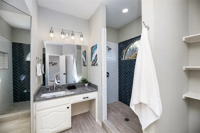 $375,000 | 716 Red Oak Court, Crowley, TX 76036