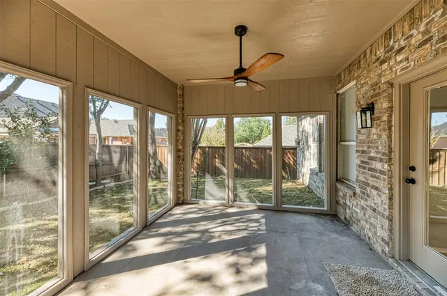 $375,000 | 716 Red Oak Court, Crowley, TX 76036