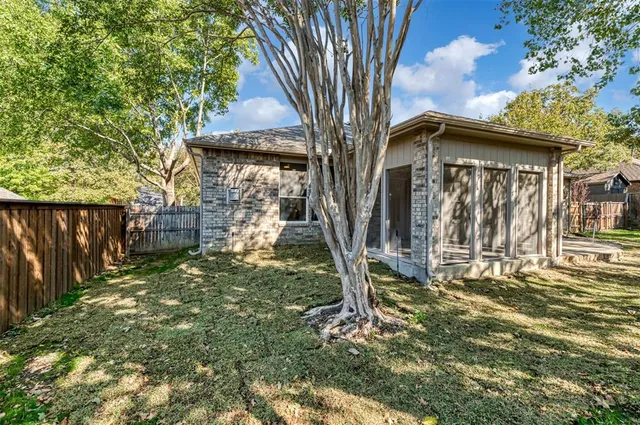 $375,000 | 716 Red Oak Court, Crowley, TX 76036