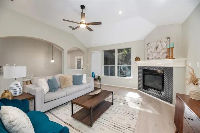 $375,000 | 716 Red Oak Court, Crowley, TX 76036