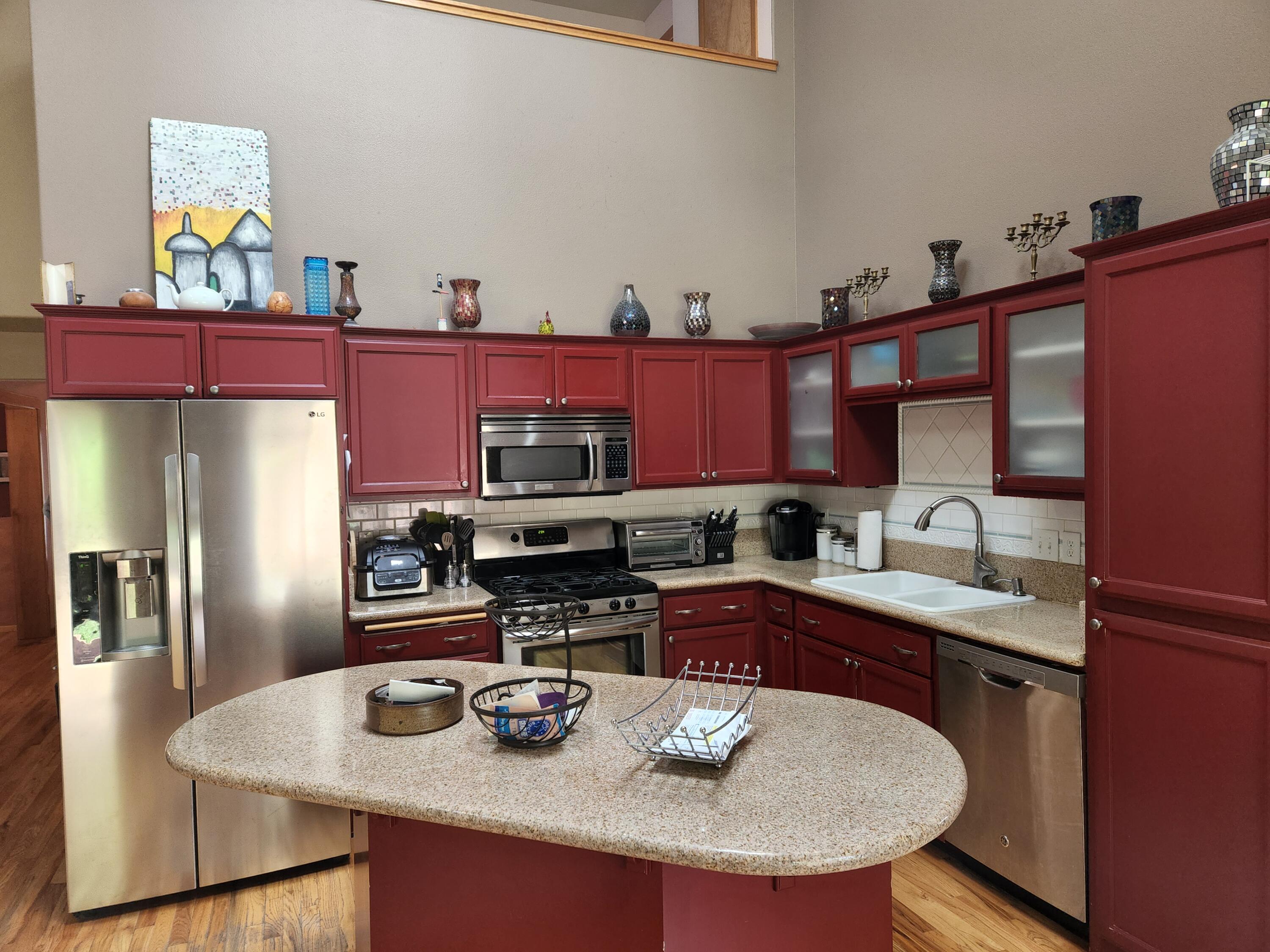 124 Graham Way Talent, OR 97540 - Photo 19 of 37