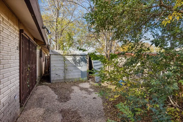 $335,000 | 5600 East Martin Luther King Jr Boulevard, Austin, TX 78723