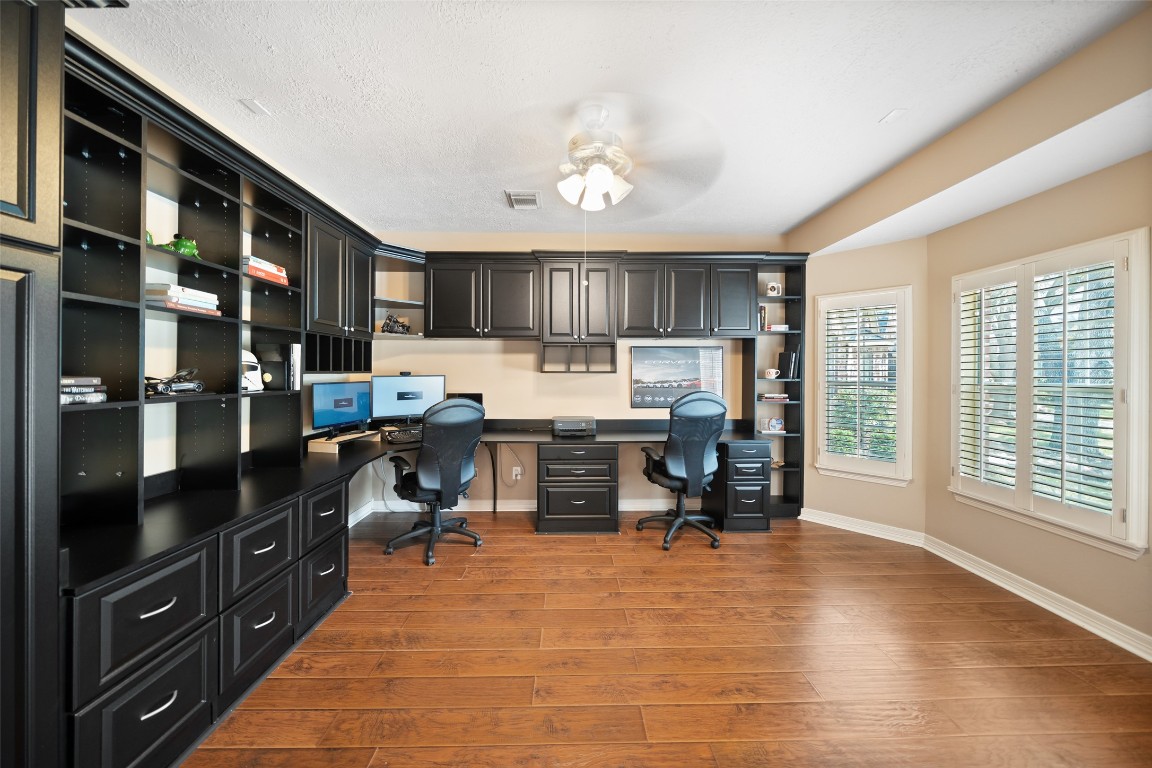 8631 Amy Brook Court Humble, TX 77396 - Photo 5 of 48