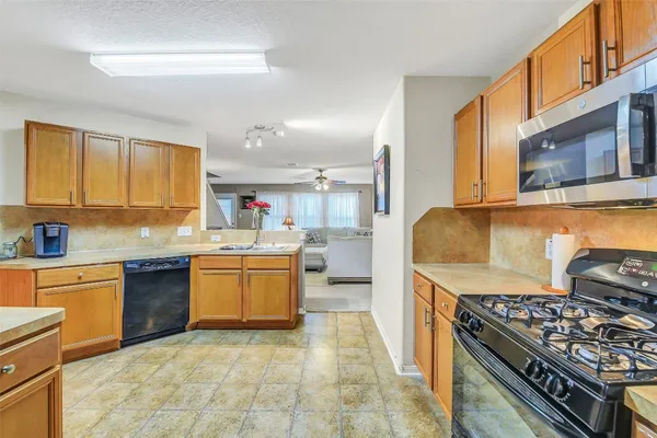 $294,000 | 3407 Apple Dale Drive, Houston, TX 77084