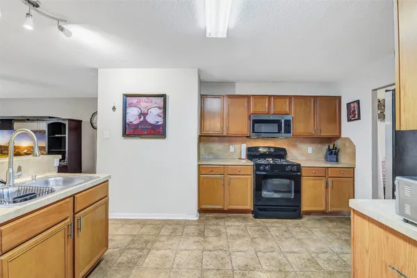 $294,000 | 3407 Apple Dale Drive, Houston, TX 77084