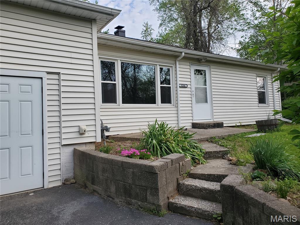 3206 Myrle Street Alton, IL 62002 - Photo 2 of 27