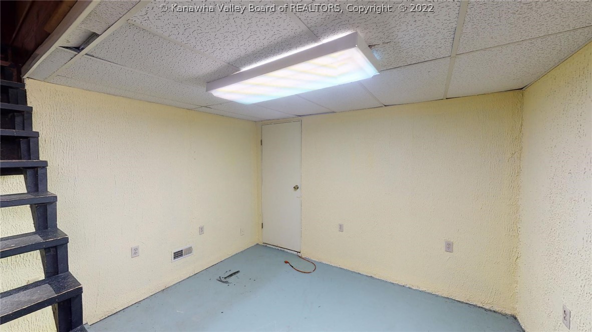 128 Rotary Road Huntington, WV 25705 - Photo 12 of 16 Gallery Image 12