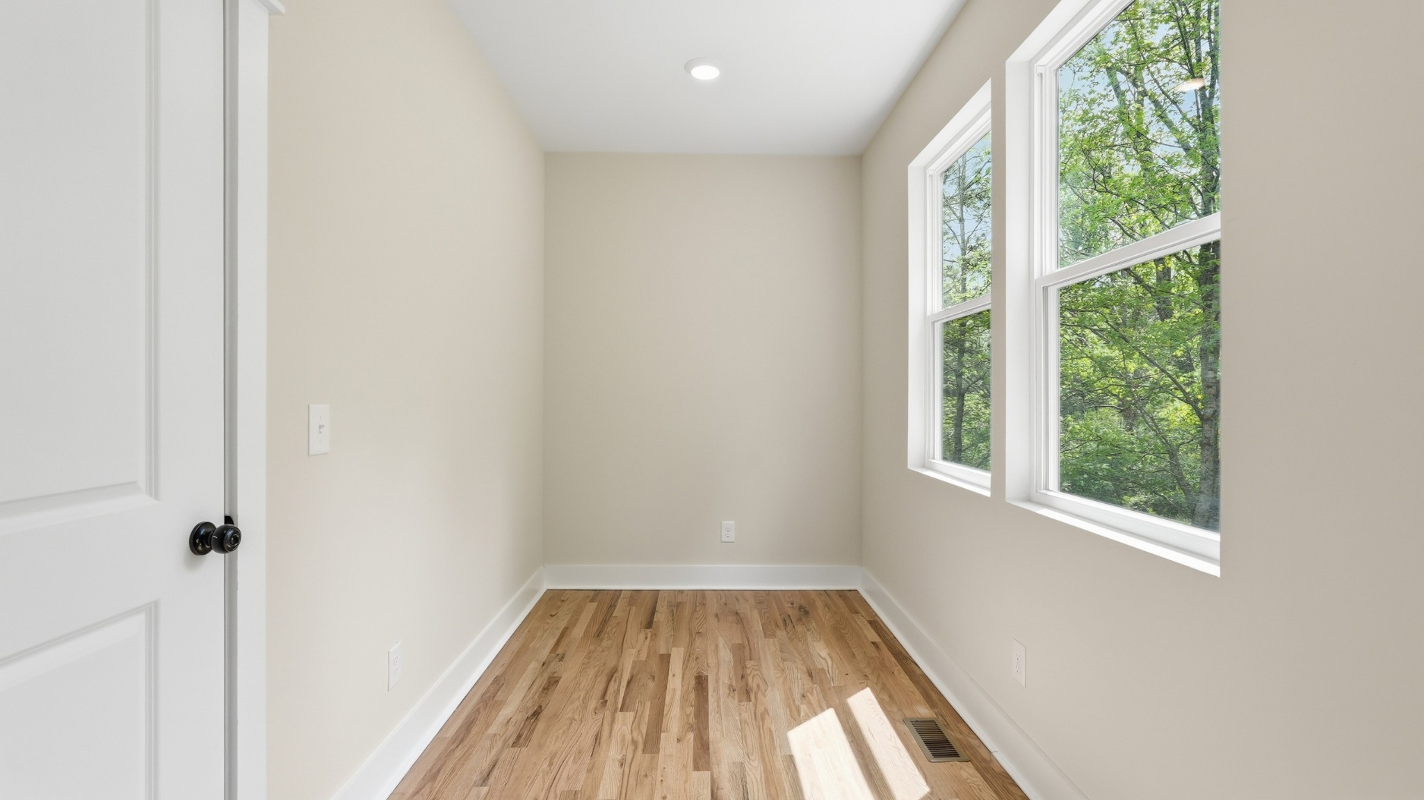 2005 Beaver Ridge Road White Bluff, TN 37187 - Photo 23 of 46 an empty room with a window