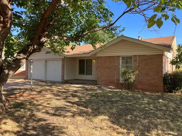 $1,900 | 3702 Wilshire Drive, Abilene, TX 79603