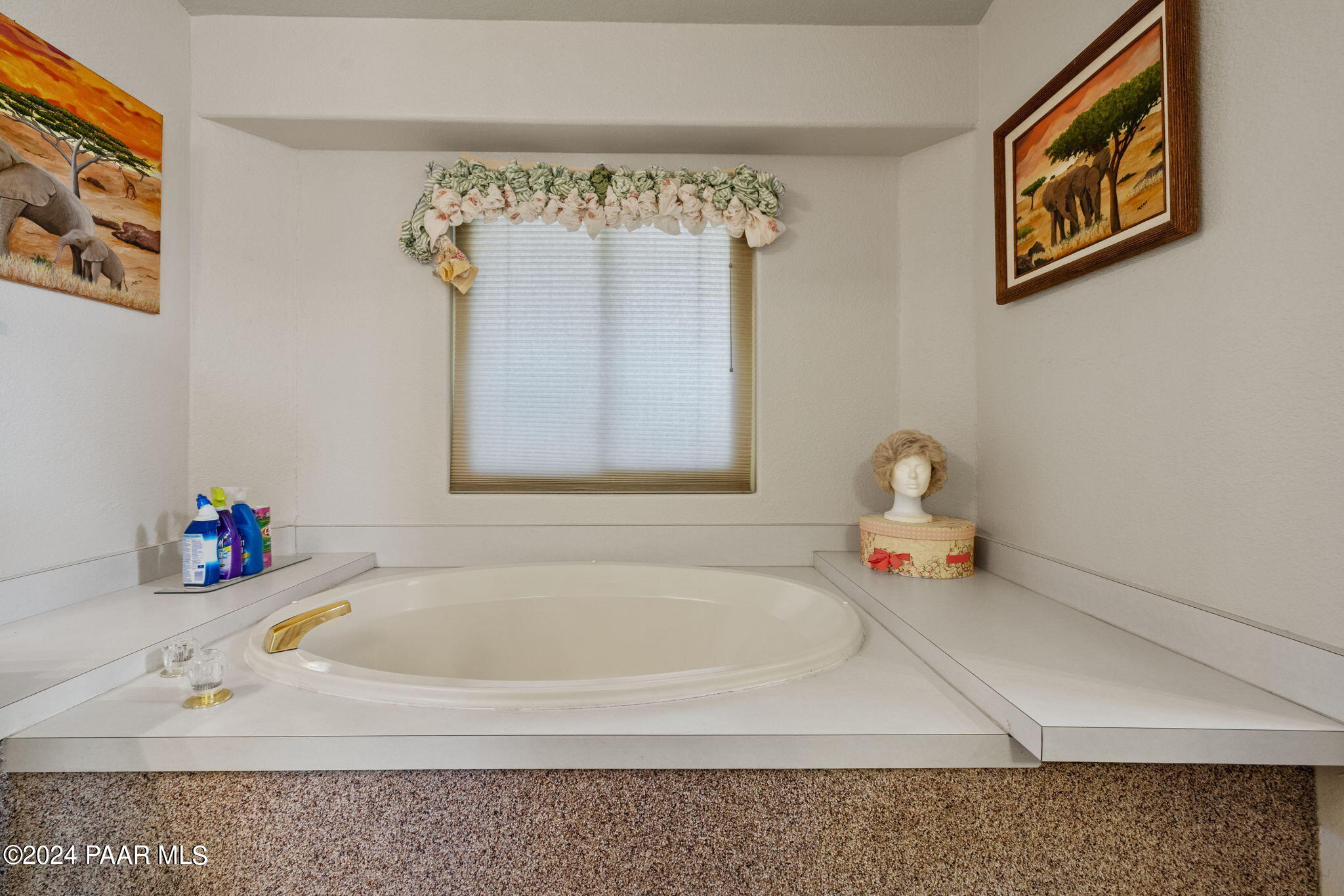 2490 Hilltop Road Prescott, AZ 86301 - Photo 23 of 41 Primary Bathroom