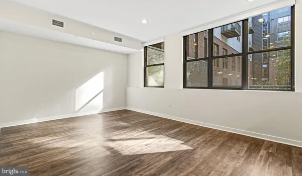 $3,967 | 4000 Wisconsin Avenue Northwest, Unit PARC1112, Washington, DC 20016