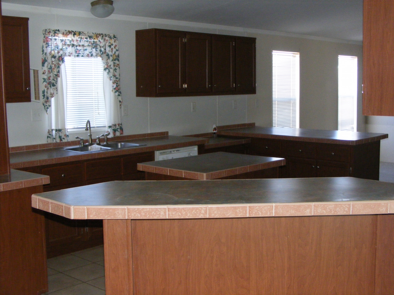 17171 North Hidden Valley Road Maricopa, AZ 85139 - Photo 6 of 21 kitchen