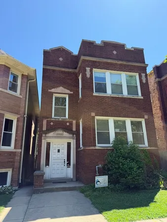 $2,900 | 2655 North Mozart Street, Unit 1, Chicago, IL 60647