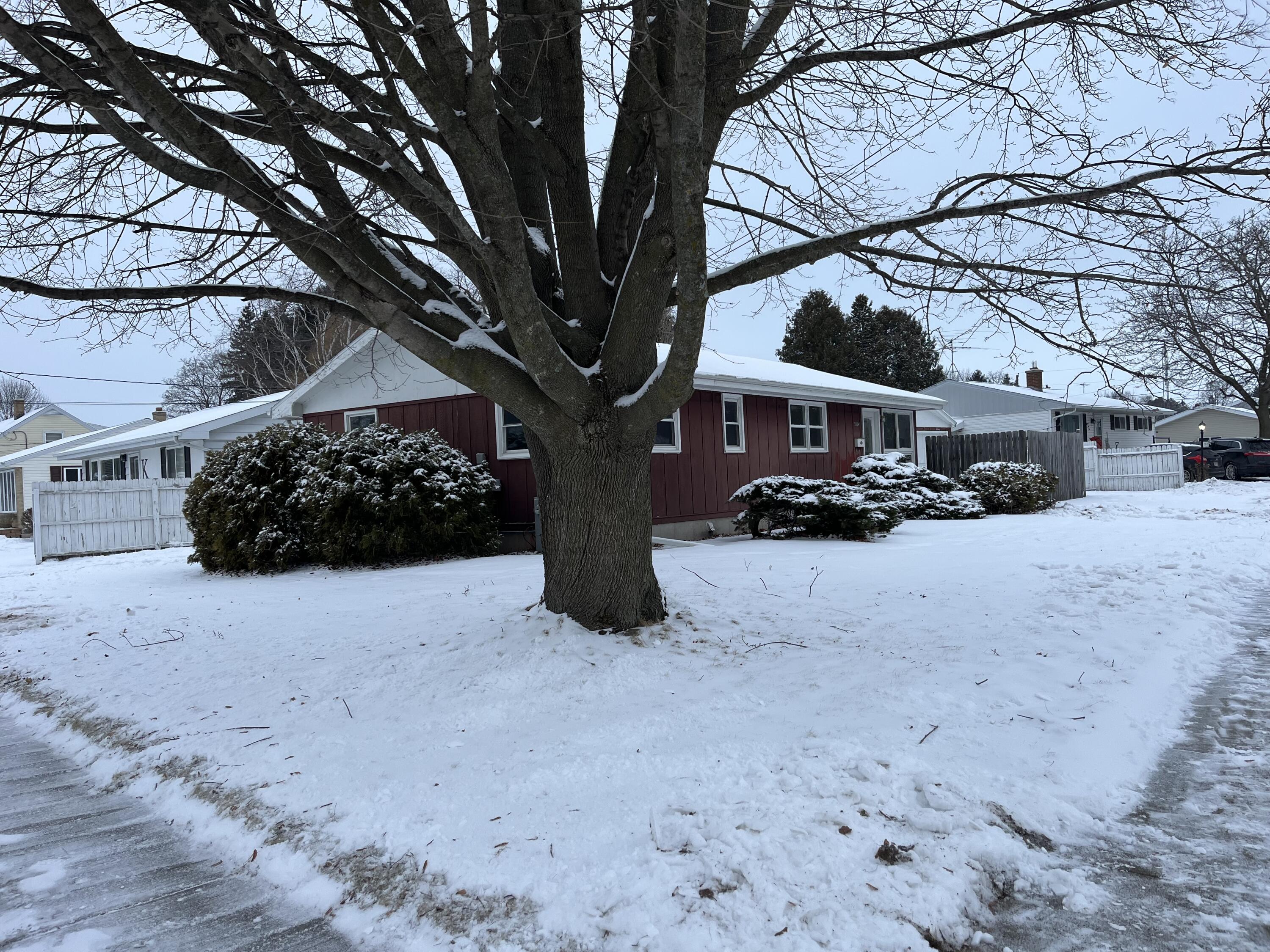 3504 Monroe Street Two Rivers, WI 54241 - Photo 18 of 19 IMG_8461