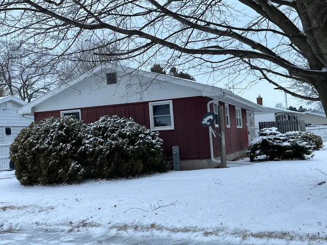 $159,900 | 3504 Monroe Street, Two Rivers, WI 54241