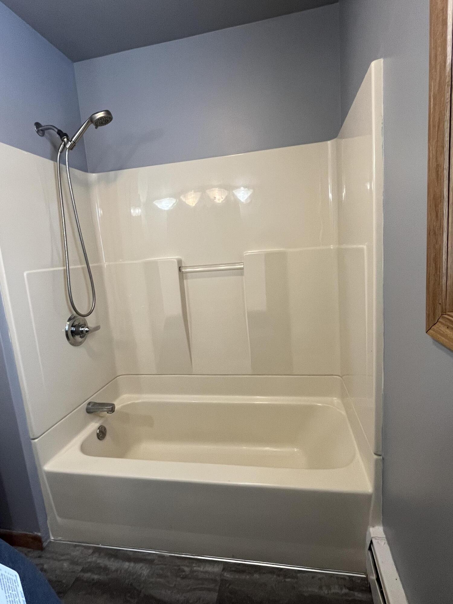 3504 Monroe Street Two Rivers, WI 54241 - Photo 10 of 19 IMG_8446