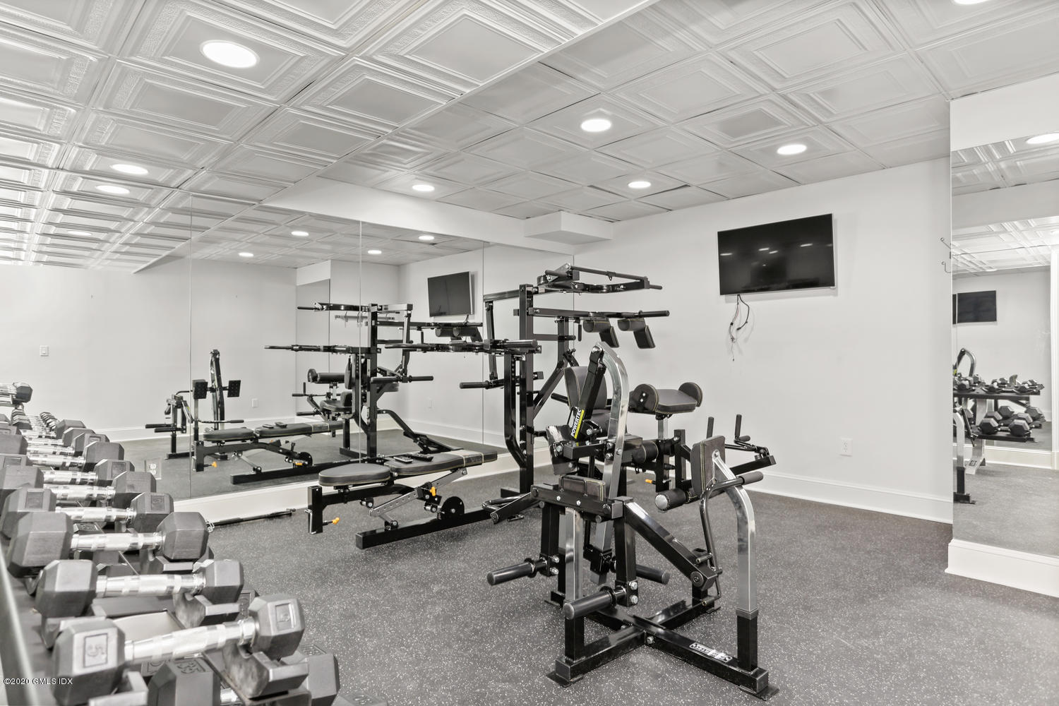 28 Welwyn Road Riverside, CT 06878 - Photo 26 of 32 a view of a room with gym equipment