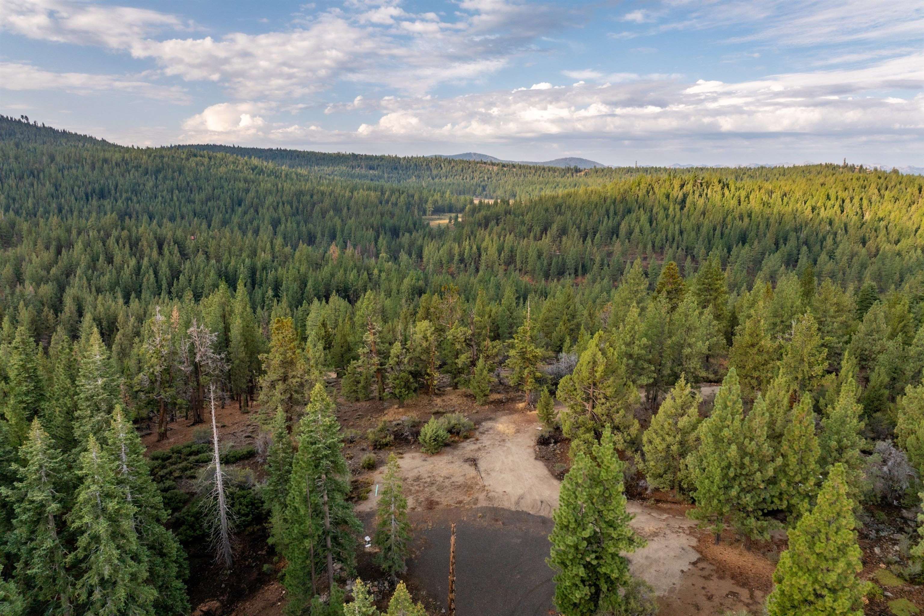 17545 Close Call Ridge Truckee, CA 96161 - Photo 6 of 28