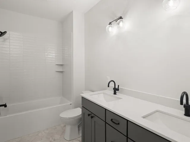 $1,215,000 | 13 Barn Road, South Burlington, VT 05403