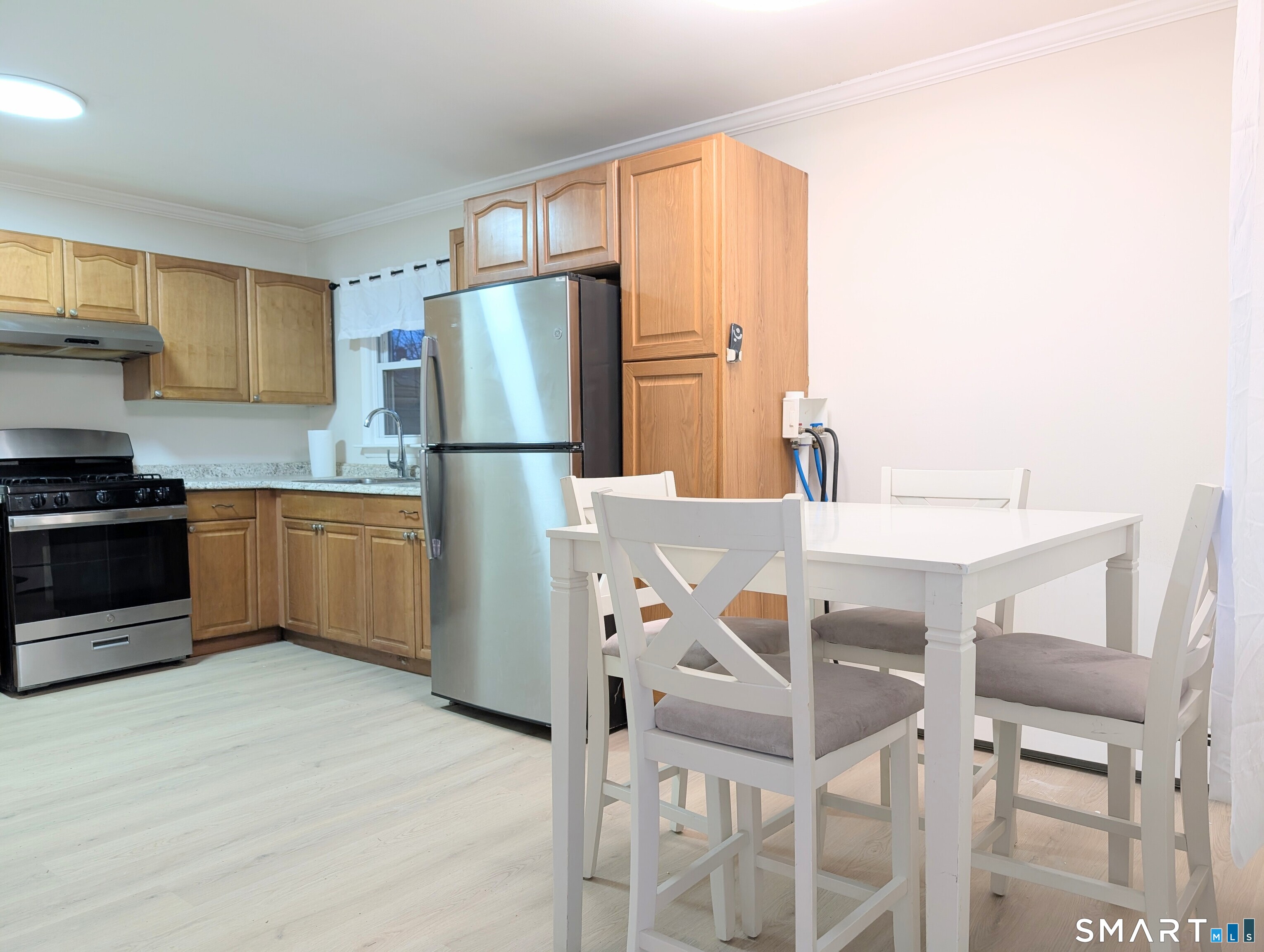 186 Marigold Avenue Bridgeport, CT 06606 - Photo 11 of 36