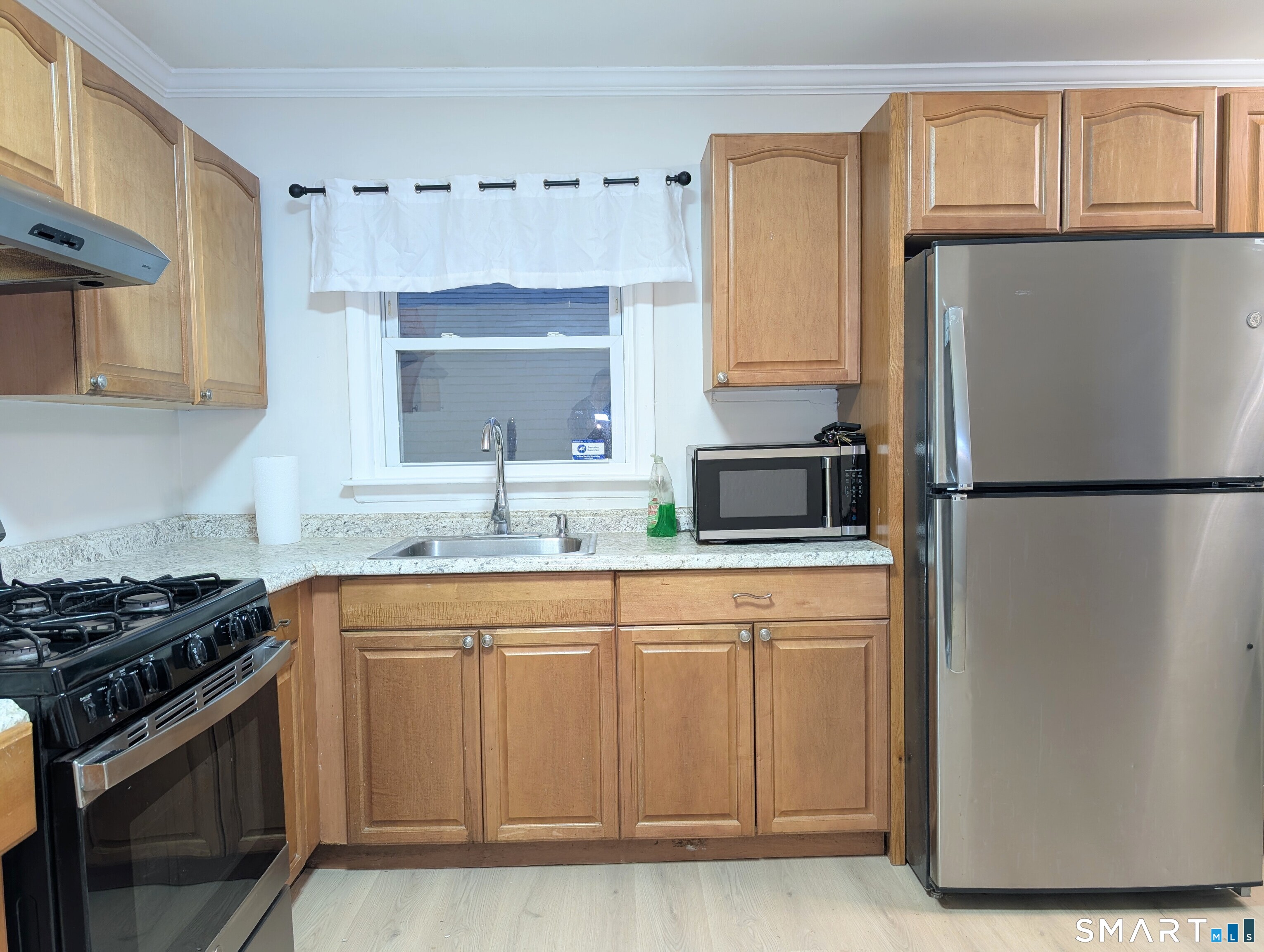 186 Marigold Avenue Bridgeport, CT 06606 - Photo 13 of 36