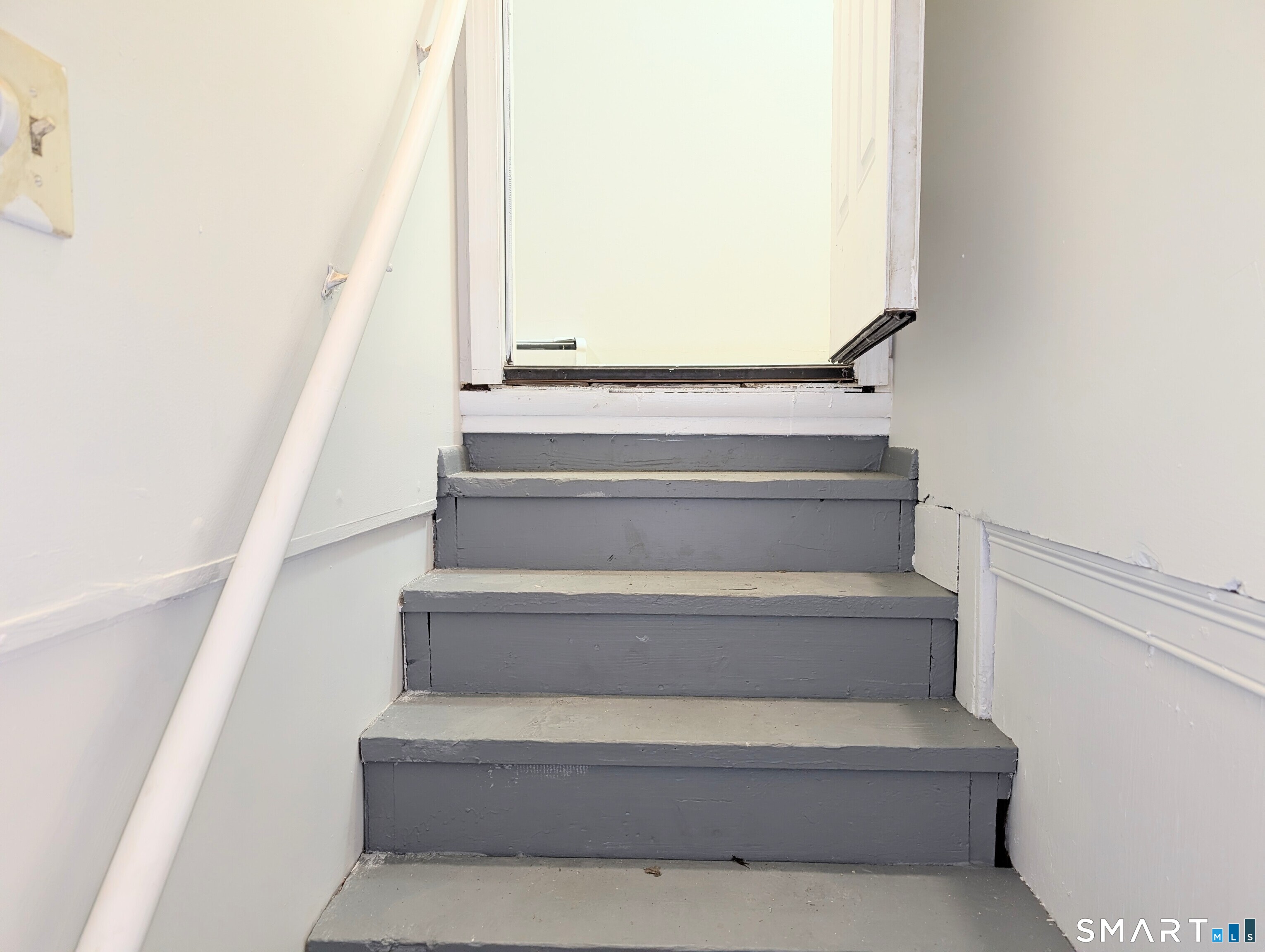 186 Marigold Avenue Bridgeport, CT 06606 - Photo 26 of 36