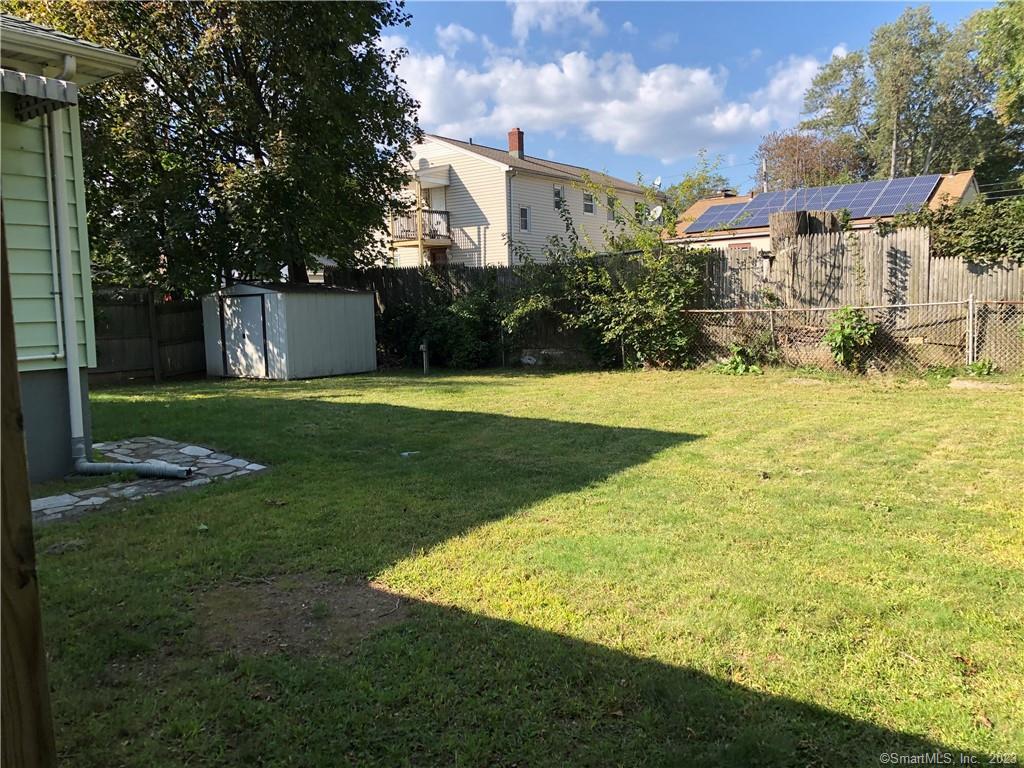 186 Marigold Avenue Bridgeport, CT 06606 - Photo 6 of 36