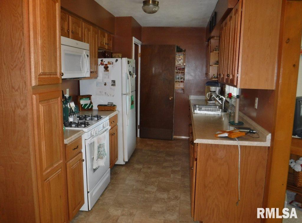 426 Cedar Street Andover, IL 61233 - Photo 11 of 23 Gallery Image 11