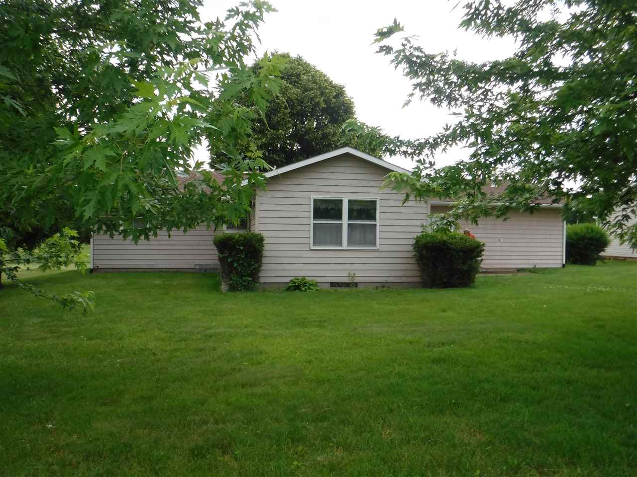 426 Cedar Street Andover, IL 61233 - Photo 4 of 23 Gallery Image 4