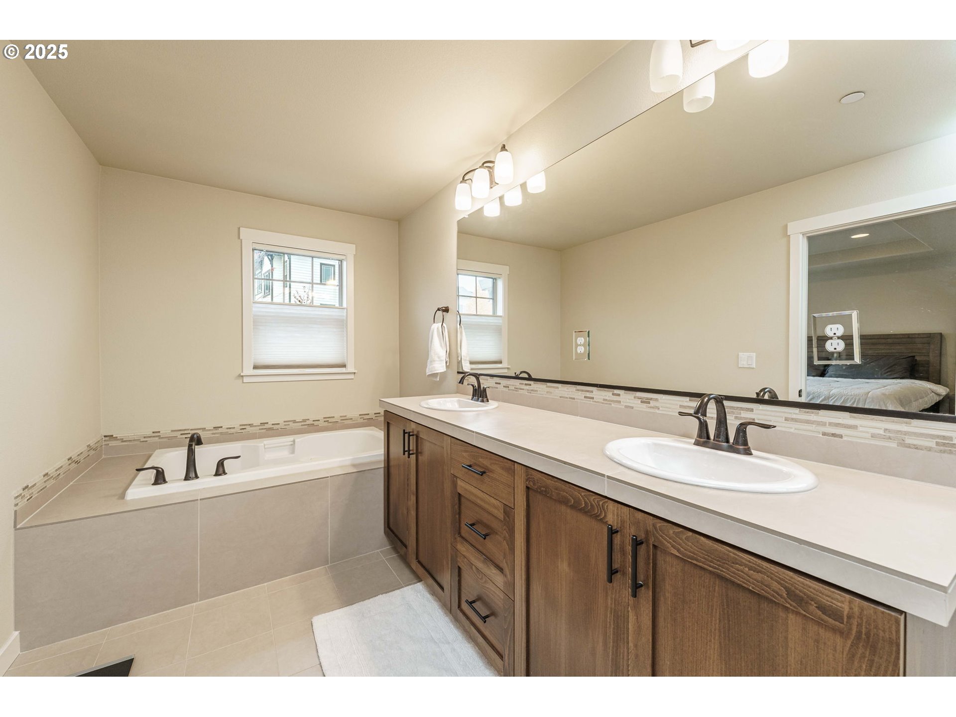 11151 Southwest Berlin Avenue Wilsonville, OR 97070 - Photo 21 of 41 Bathroom