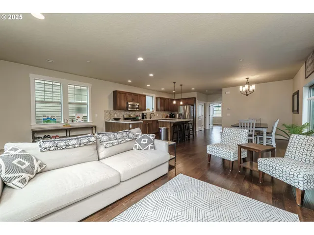 $609,000 | 11151 Southwest Berlin Avenue, Wilsonville, OR 97070