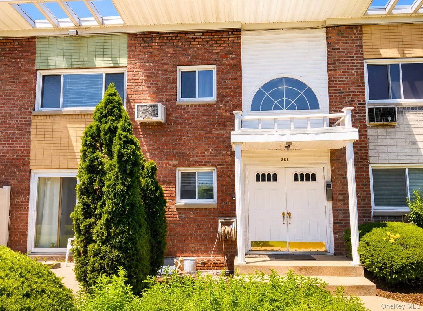 265 North Newbridge Road, Unit 2C Levittown, NY 11756 - Photo 1 of 6