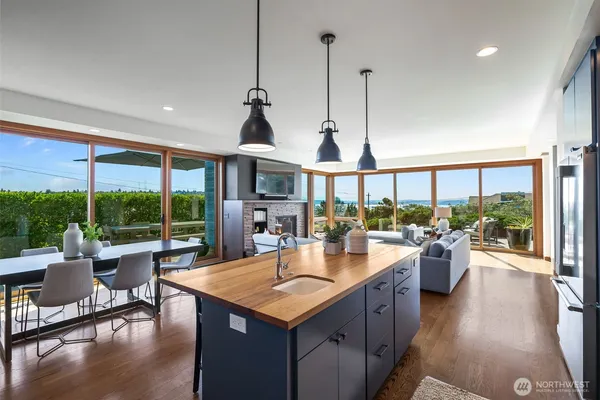 $3,795,000 | 2506 West Halladay Street, Seattle, WA 98199