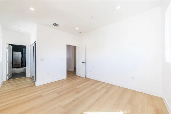 $4,395 | 2426 South West View Street, Unit A, Los Angeles, CA 90016