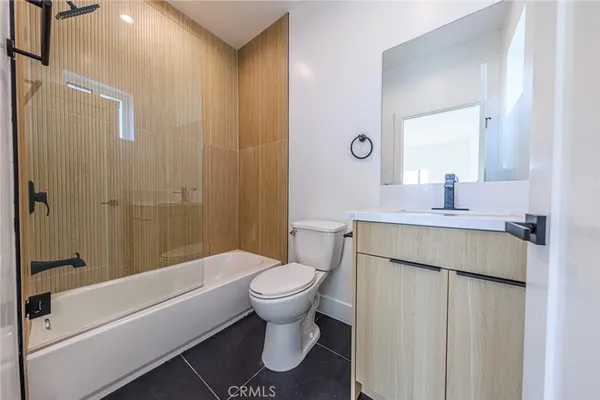 $4,395 | 2426 South West View Street, Unit A, Los Angeles, CA 90016