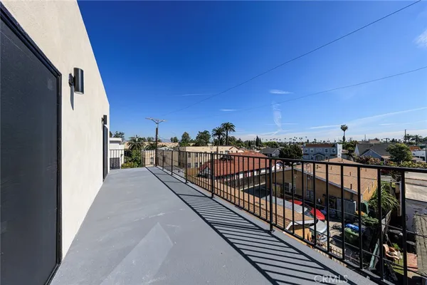 $4,395 | 2426 South West View Street, Unit A, Los Angeles, CA 90016