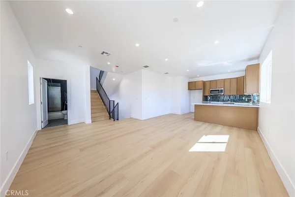 $4,395 | 2426 South West View Street, Unit A, Los Angeles, CA 90016