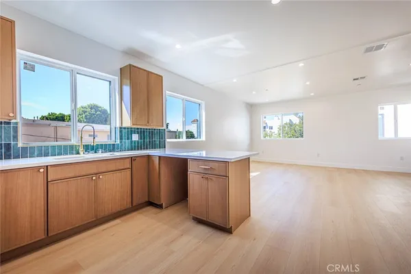 $4,395 | 2426 South West View Street, Unit A, Los Angeles, CA 90016