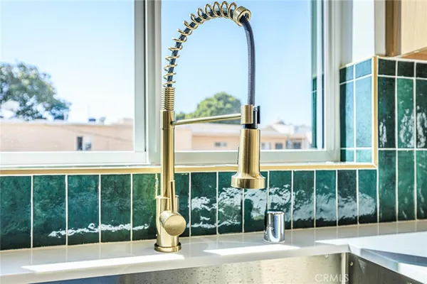 $4,395 | 2426 South West View Street, Unit A, Los Angeles, CA 90016