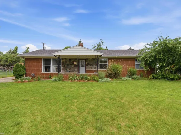 $319,999 | 25107 St Christopher Street, Harrison Township, MI 48045