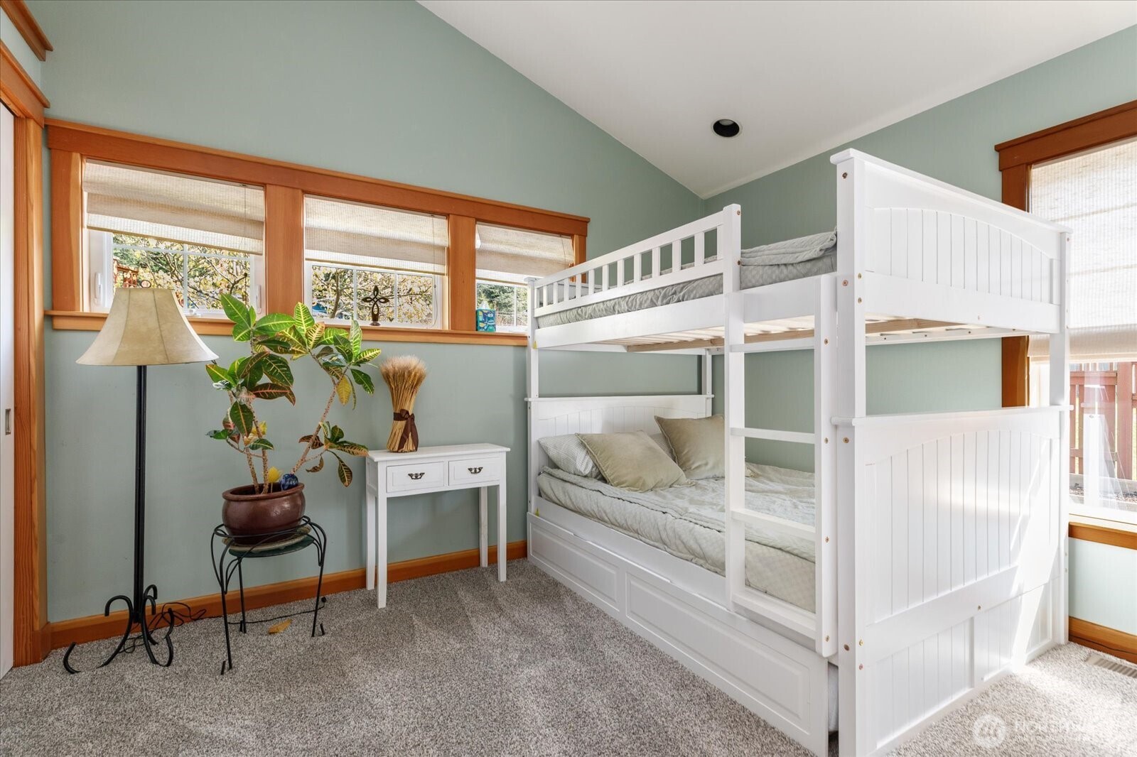 8210 Nob Road Clinton, WA 98236 - Photo 21 of 40 a living room with furniture